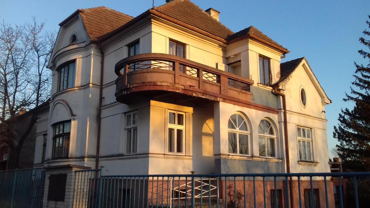 U Nas Ve Vile Pension Cejc Buitenkant foto